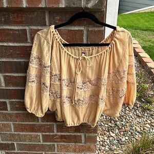 FREE PEOPLE Ladies S Elegant Cream & Lace Women's Crop Top